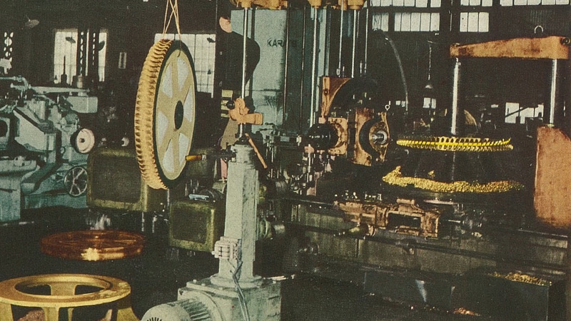 昭和30年代の島津製作所の歯車工場