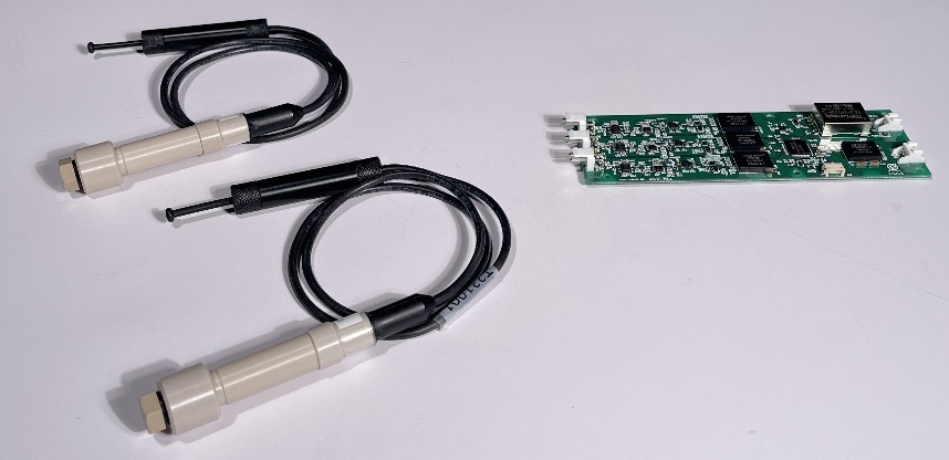 製品写真:UEP測定器「CF100」