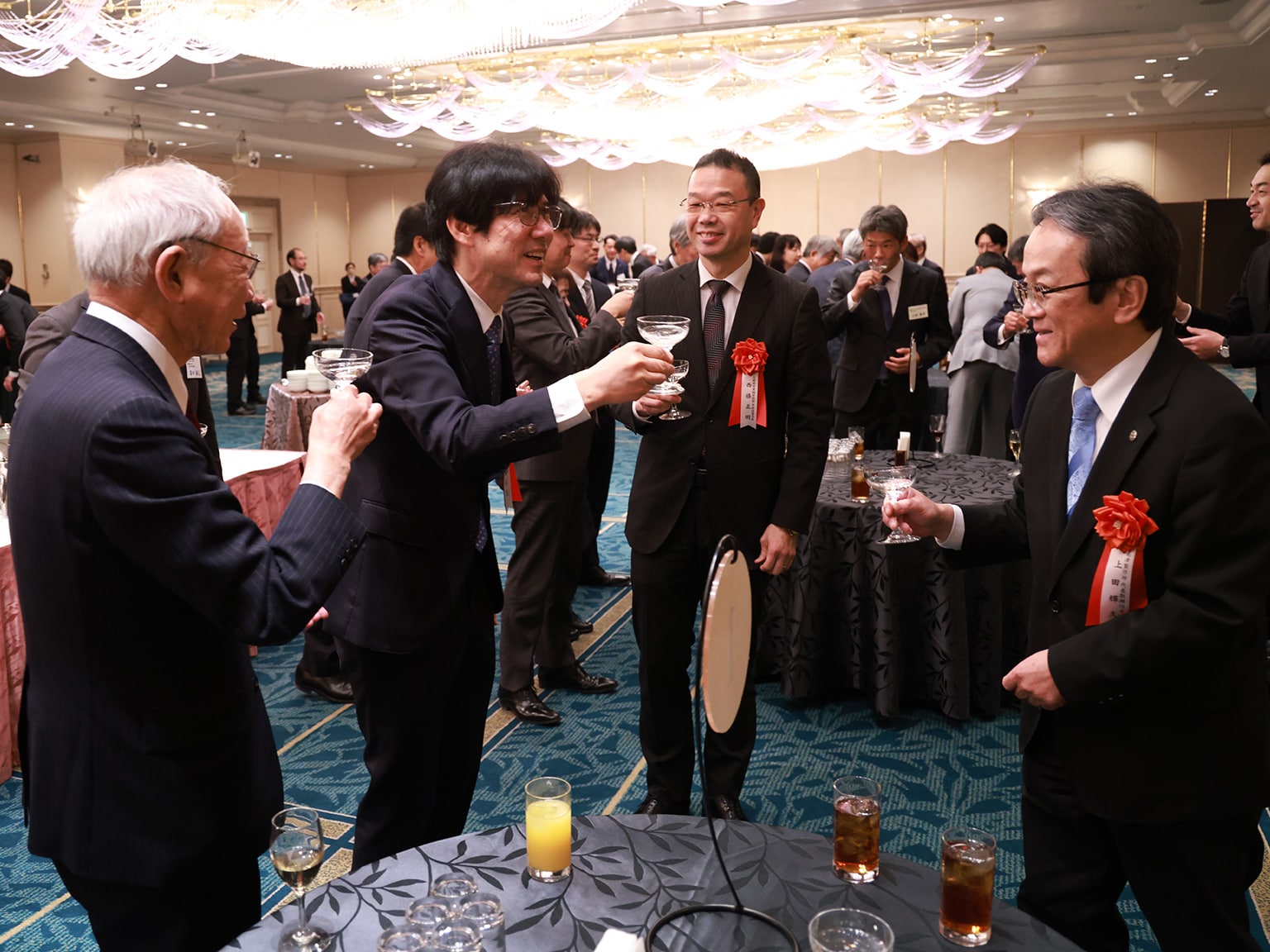 祝賀パーティの様子