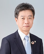 青山 恵則