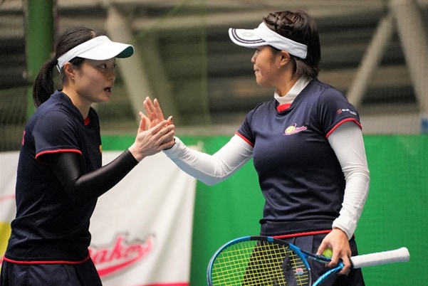 ダブルスの押野選手（左）と大前選手（右）