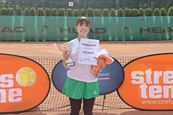 菰方里菜選手