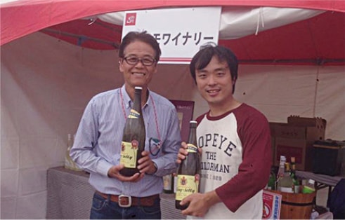 カタシモワイナリーの高井社長とのツーショット(2014年8月)