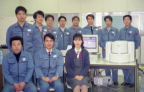 EDX-700メンバーとの集合写真(1999年)