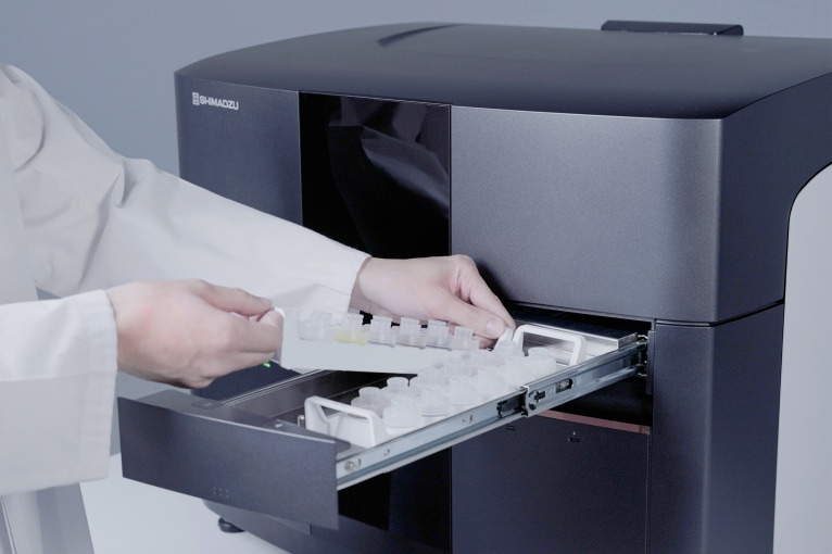 ALTRACE:試料をセットする