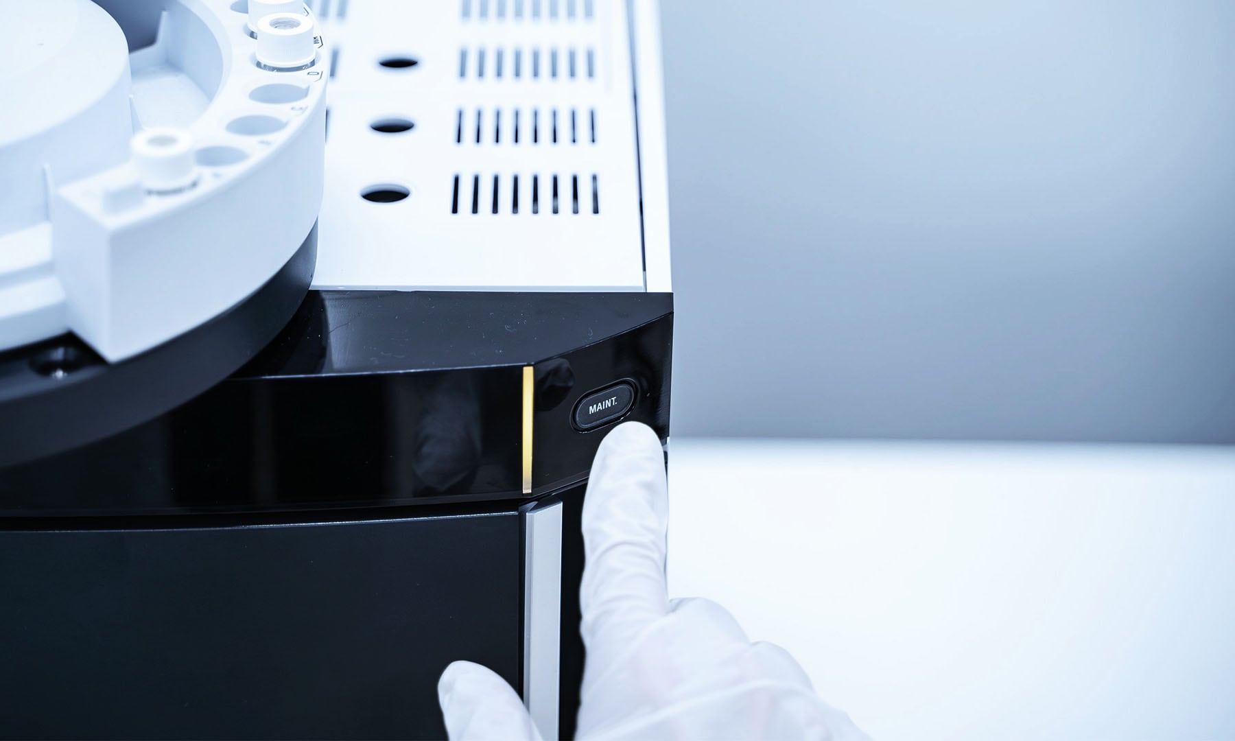 Brevis GC-2050：装置のボタンを押す