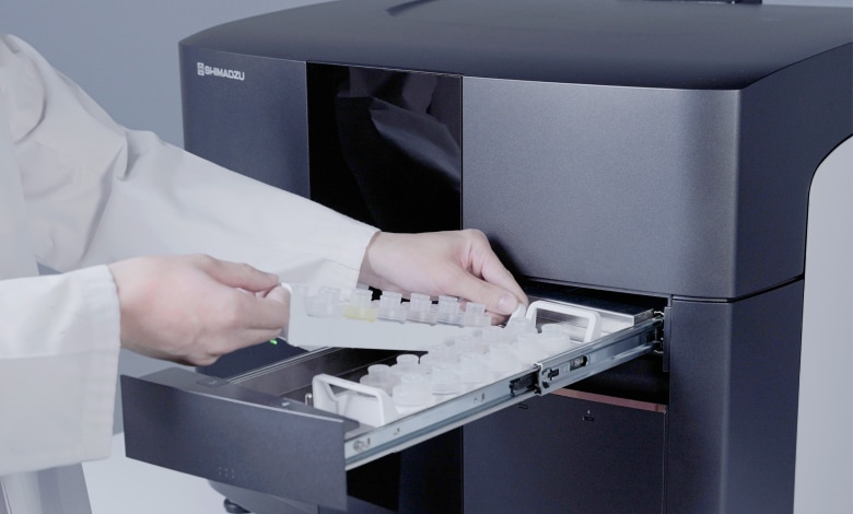 ALTRACE：試料をセットする