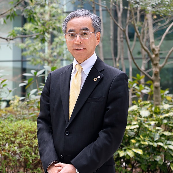 代表取締役社長　山本 靖則