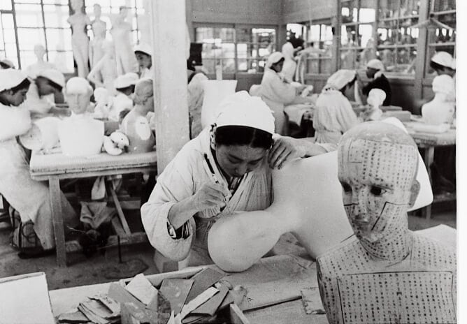 マネキンの生産を開始