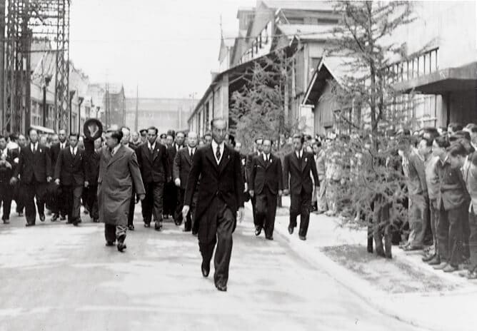 天皇陛下(昭和天皇)三条工場に行幸