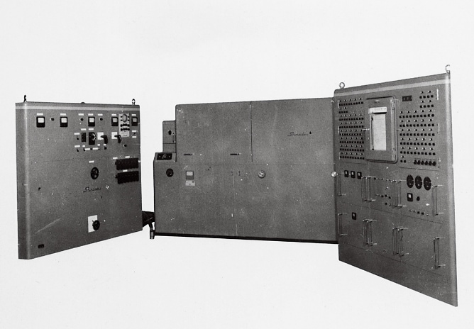 国産初の直読式発光分光分析装置(カントレコーダ)の販売開始