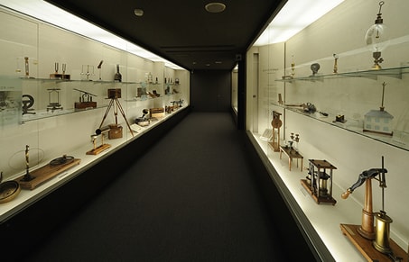 「島津製作所 創業記念資料館」2階の展示室