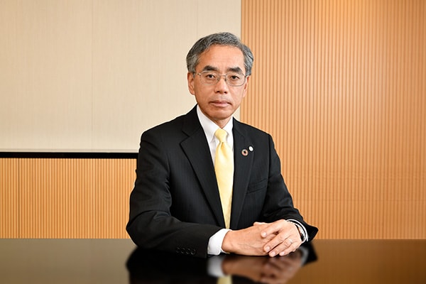 代表取締役社長 山本 靖則