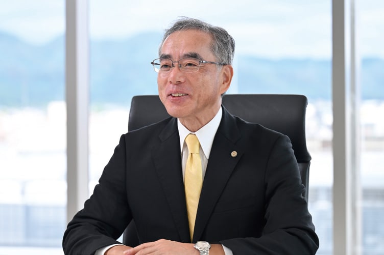 代表取締役社長 山本 靖則