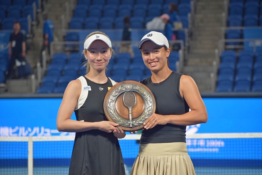 山﨑郁美選手（右）と小堀桃子（橋本総業ホールディングス）
