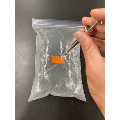 サンプルを取り出す