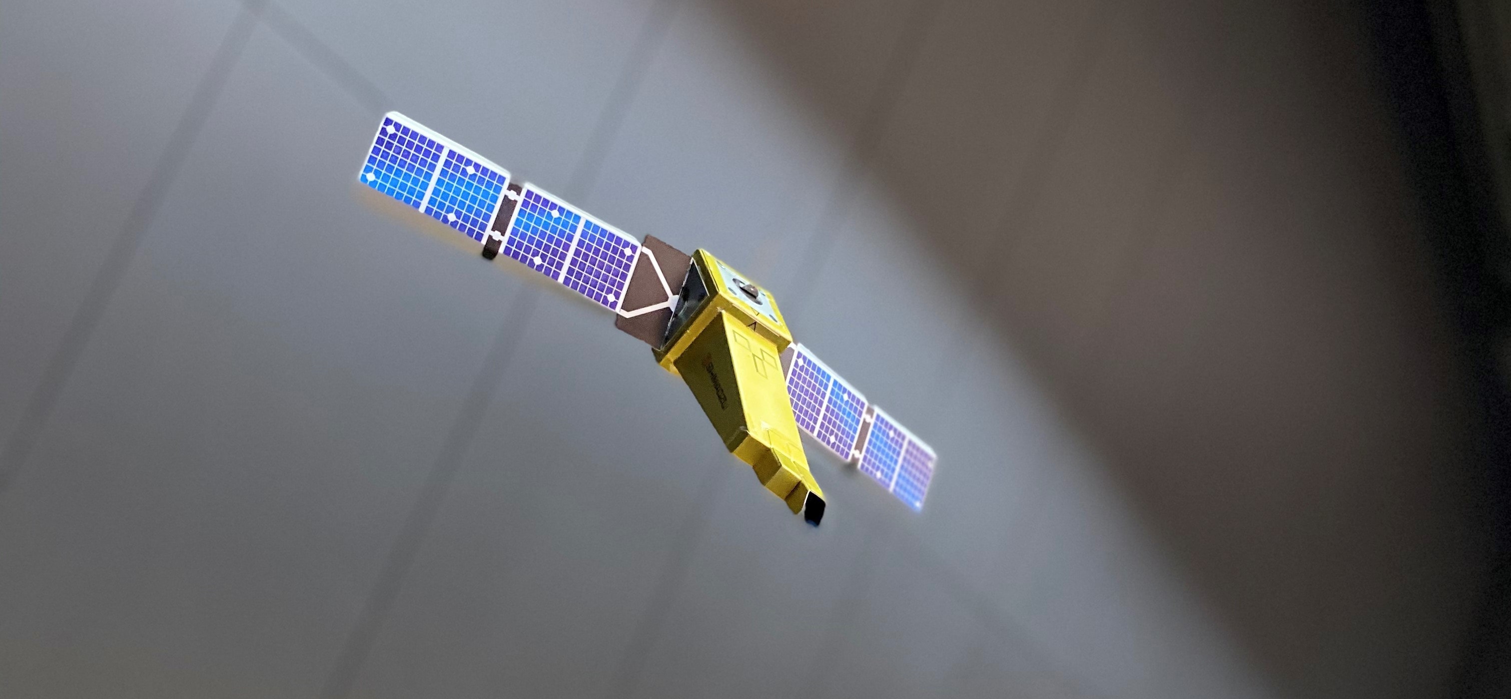 惑星分光観測衛星「ひさき」のペーパークラフト