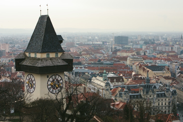 オーストリア・グラーツの街とシンボルともいえる時計塔