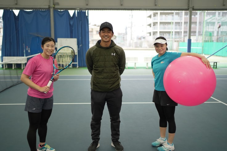 SHIMADZU Breakersの社員選手と横山正吾トレーナー