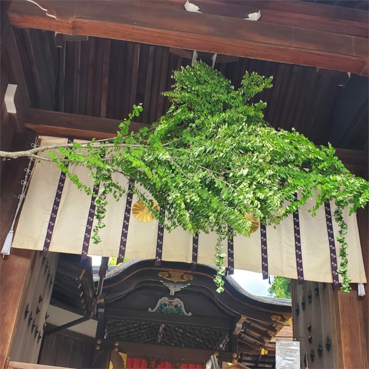 上賀茂神社「葵桂」による装飾