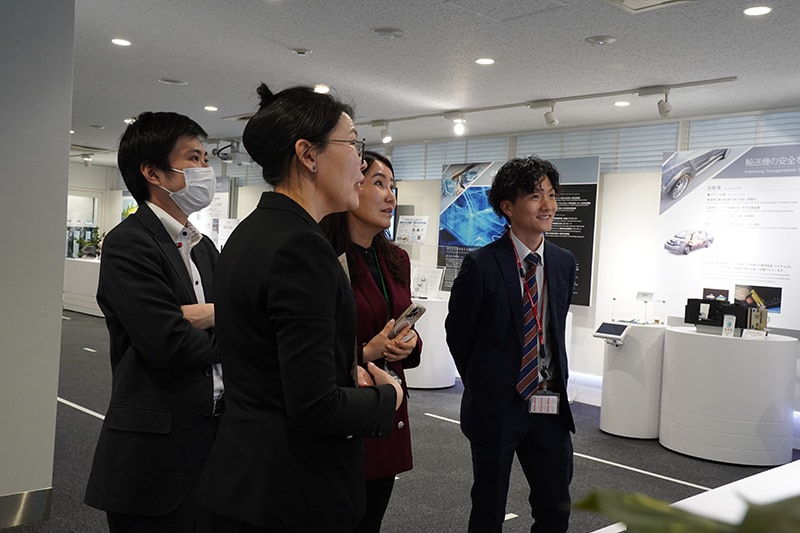 ウランバートル市内のCIT社外観と事務所の様子