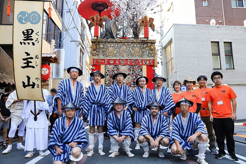 祇園祭にボランティア参加した当社従業員