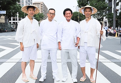 くじ改めを支援した従業員集合写真