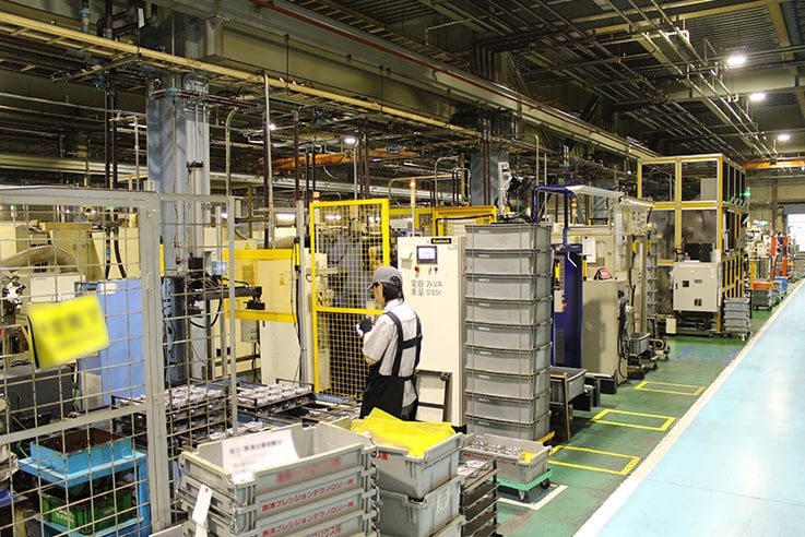 島津製作所 瀬田事業所内（滋賀県大津市）の油圧機器生産ライン