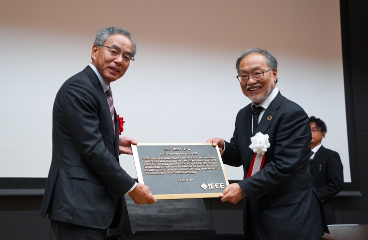 実際に使用していた大学時代の電気工学の教科書を紹介