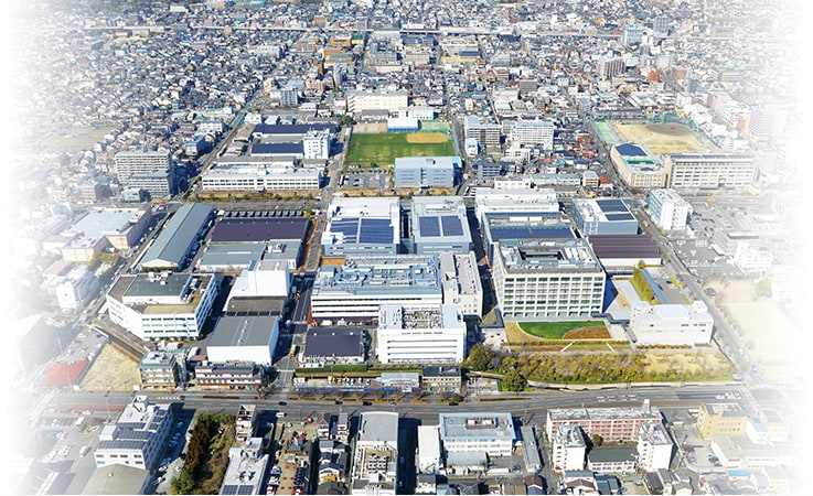 島津製作所 本社・三条工場(京都市中京区西ノ京桑原町1番地) 南側上空より