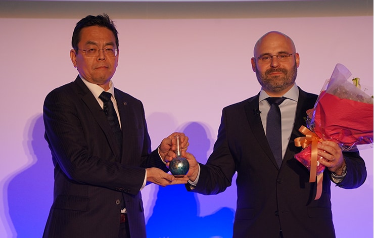 Pierre Giusti博士(右)