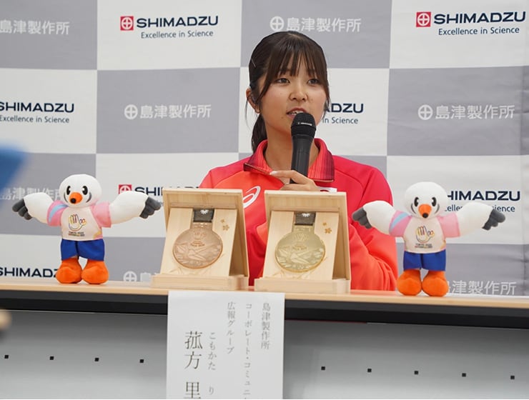 菰方選手の島津製作所本社での報告会見