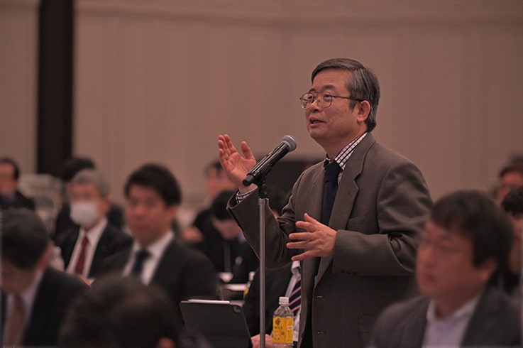自由闊達な議論と意見交換を促す 小林久隆 先生