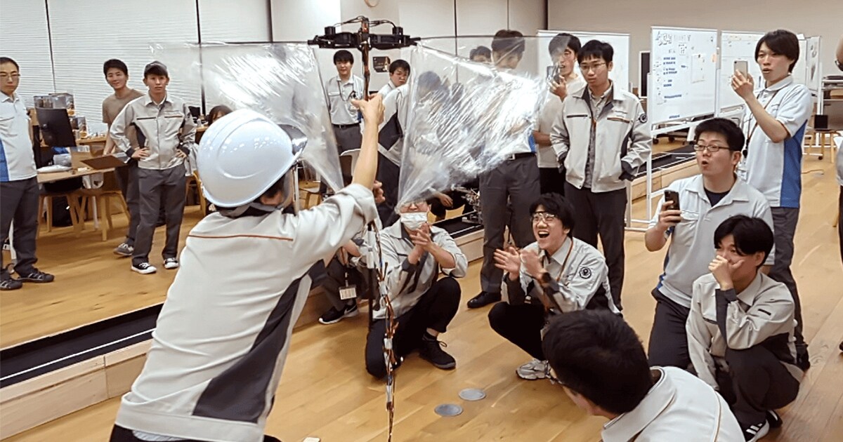 傘が羽ばたき、空を飛ぶ！？「魔改造の夜」のその後を大公開