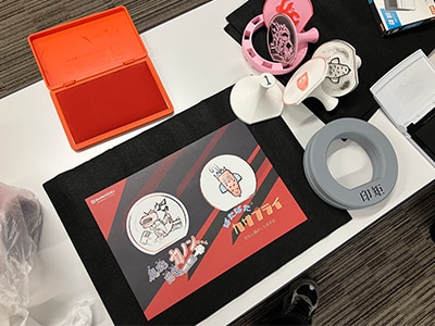 技術者が3Dプリンターで製作した、魔改造の夜で生まれた“モンスター”のスタンプ