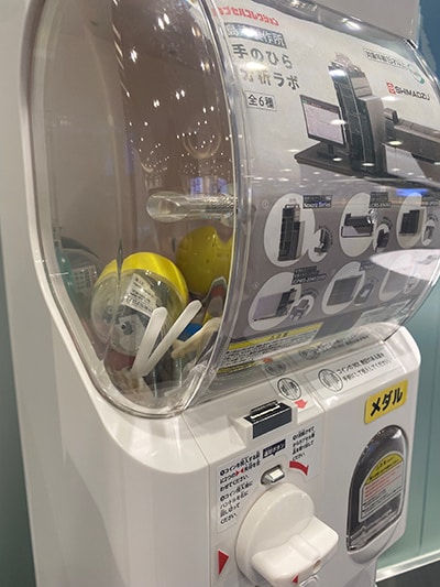 ガチャ本体