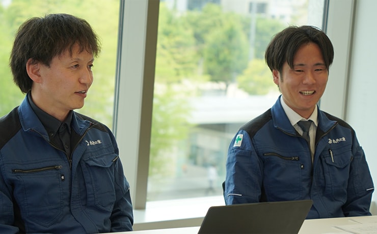 太平工業の山田悟樹（左）と森戸元貴（右）