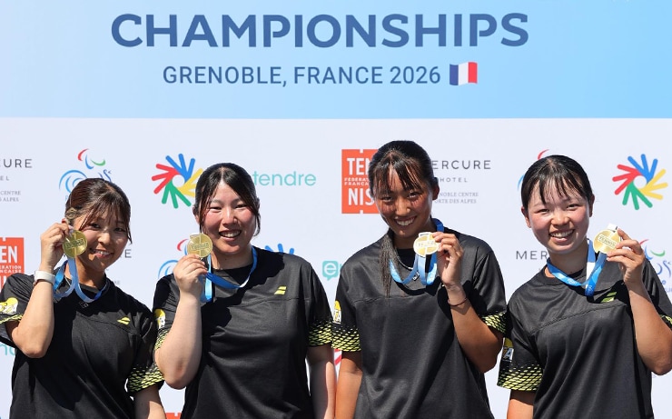 優勝を果たした日本女子代表チーム。一番左が菰方選手