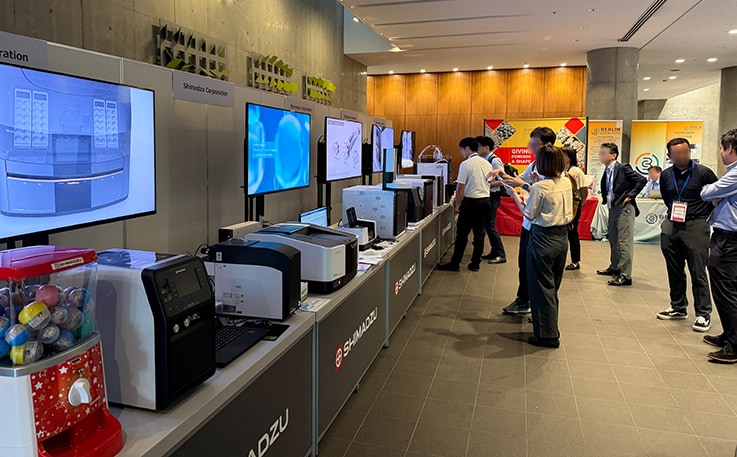 FluxEdge GCシステムをはじめとする触媒研究を幅広くサポートするソリューションを展示