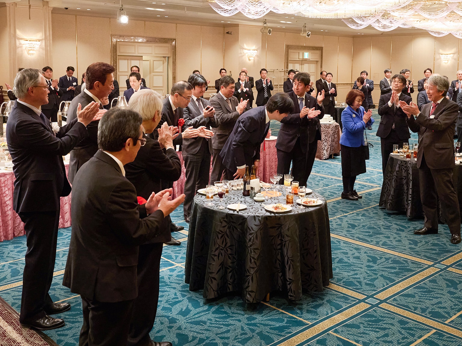 祝賀パーティの様子