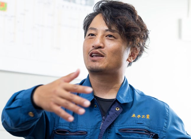 建築部　建築工事一課　係長