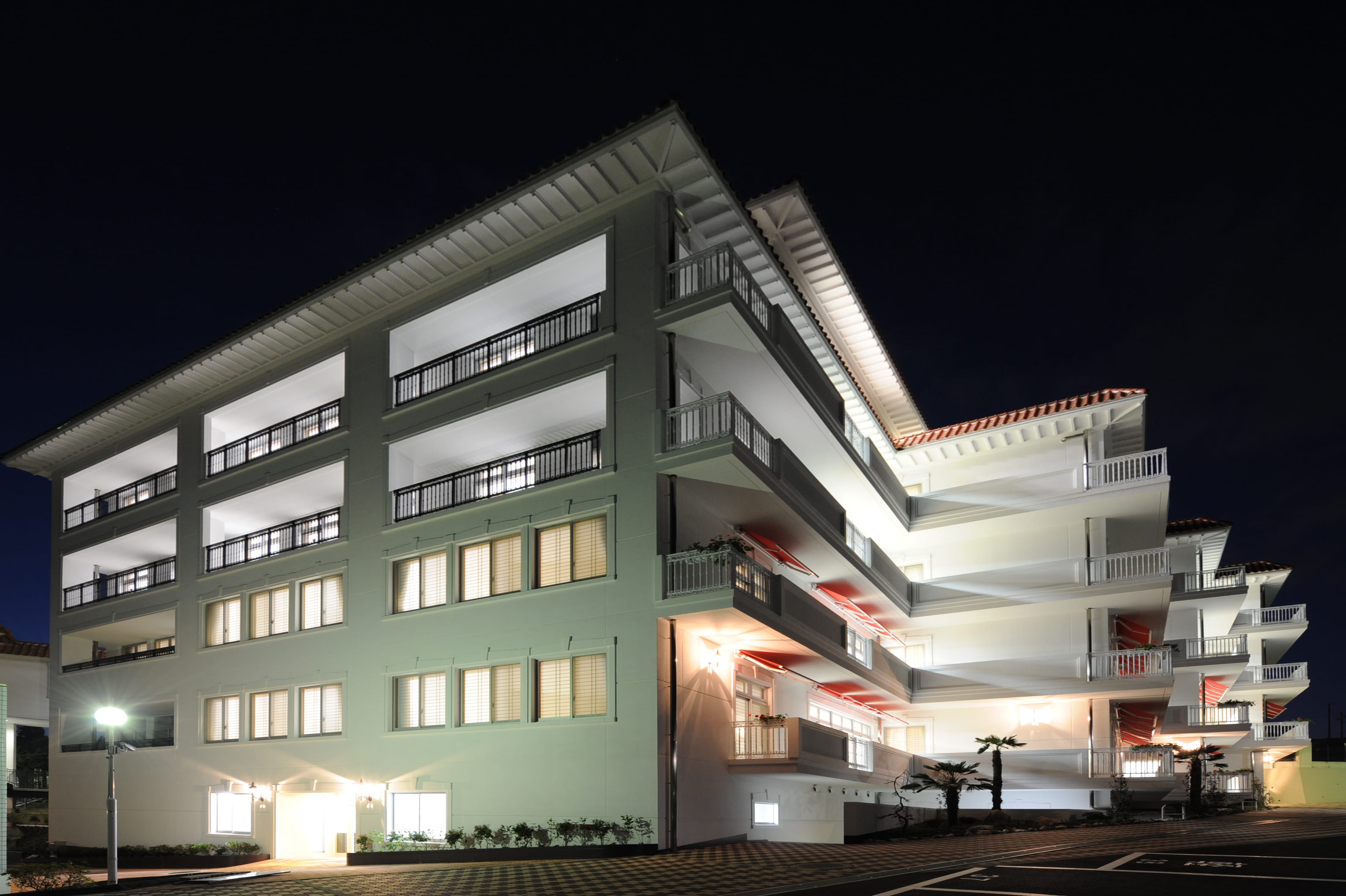 東南より夜